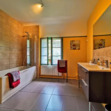 Le Relais Des Roches بيت للعطل *